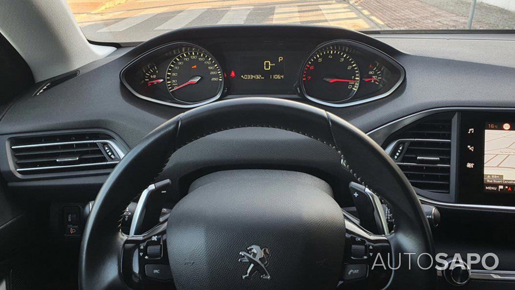 Peugeot 308 1.2 PureTech Allure EAT8 de 2020