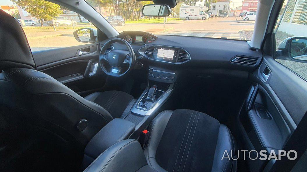 Peugeot 308 1.2 PureTech Allure EAT8 de 2020