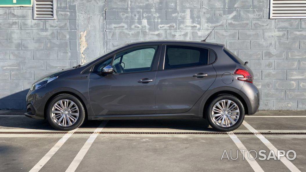 Peugeot 208 1.2 PureTech Life Signature de 2019