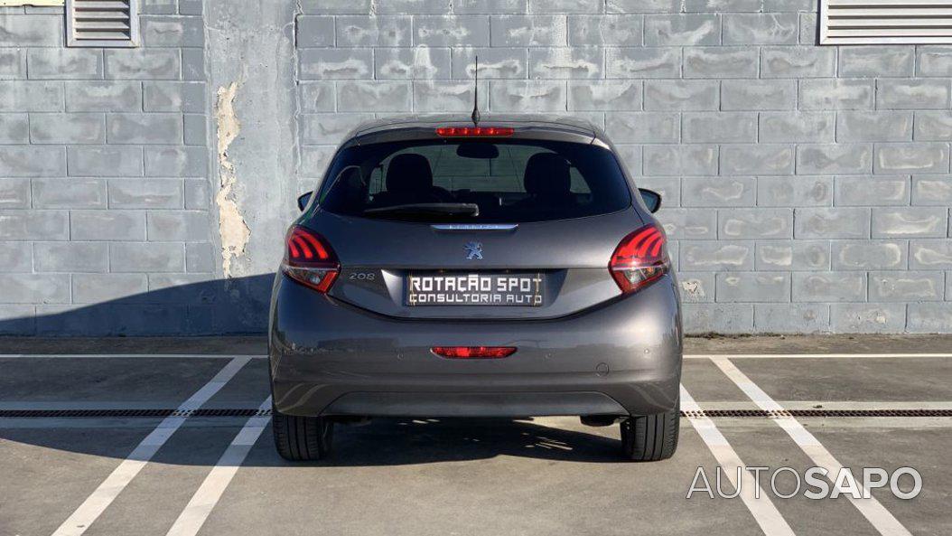 Peugeot 208 1.2 PureTech Life Signature de 2019