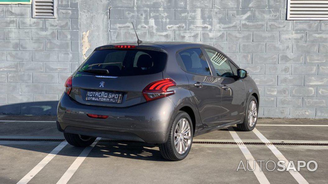 Peugeot 208 1.2 PureTech Life Signature de 2019