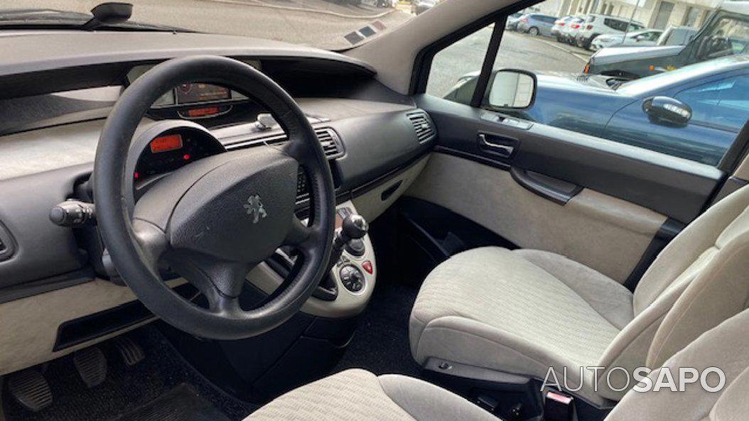 Peugeot 807 2.2 HDi Navteq de 2008