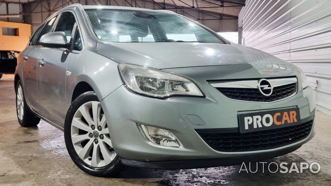 Opel Astra 1.3 CDTi Cosmo S/S de 2011