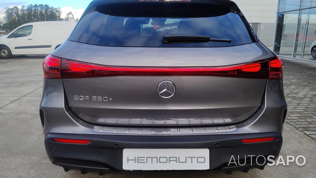 Mercedes-Benz EQA 250+ AMG Line de 2024