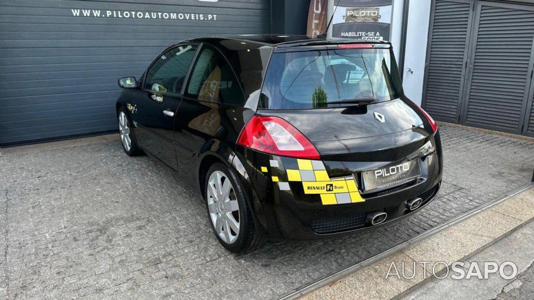 Renault Mégane 2.0 T 16V Sport de 2004