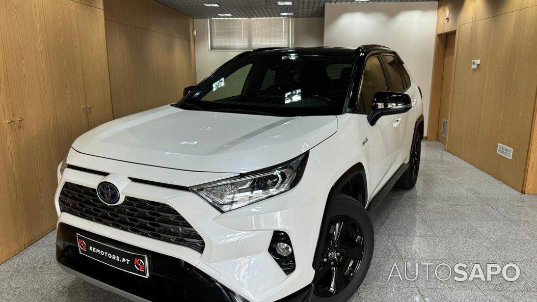 Toyota RAV4 2.5 HDF Square Collection de 2021