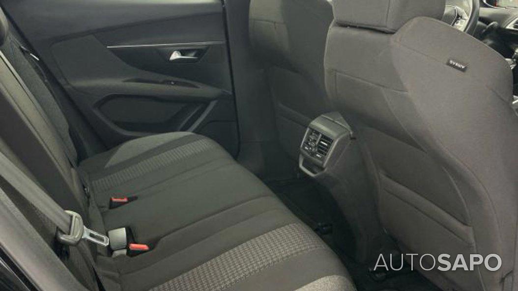 Peugeot 3008 1.2 PureTech Active Pack de 2022