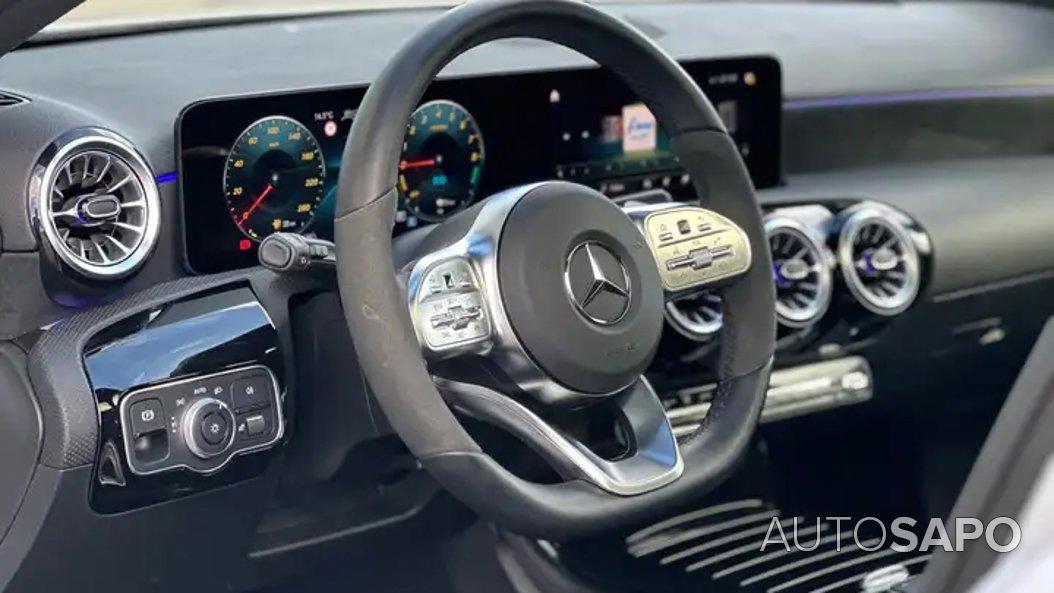 Mercedes-Benz Classe A 250 e AMG Line de 2021