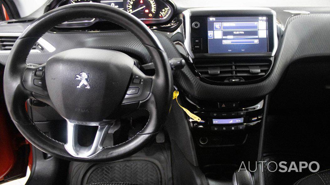 Peugeot 208 1.2 PureTech Allure de 2015