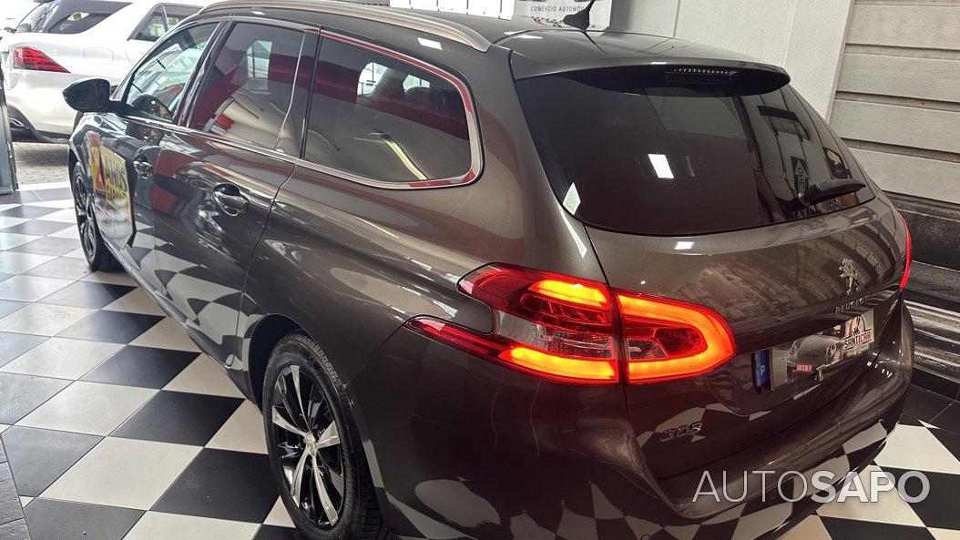 Peugeot 308 1.2 PureTech Allure Faróis Full LED de 2014