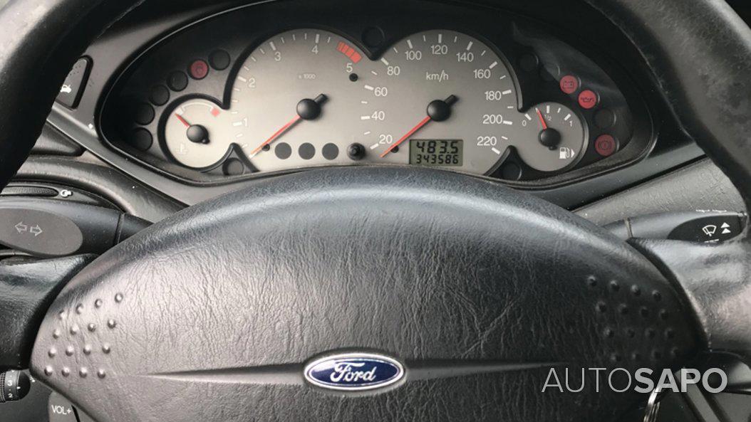 Ford Focus 1.8 TDdi Ambiente de 2001