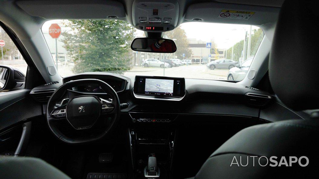 Peugeot 2008 1.2 PureTech Allure EAT8 de 2021