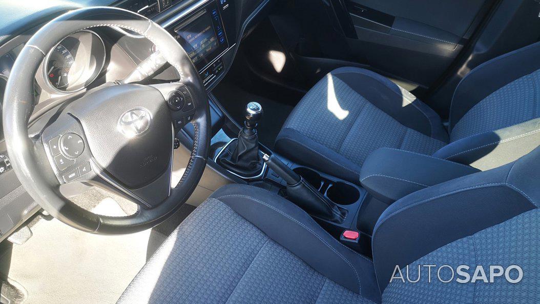 Toyota Auris 1.4 D-4D Comfort+Pack Techno de 2018