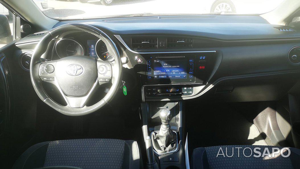 Toyota Auris 1.4 D-4D Comfort+Pack Techno de 2018