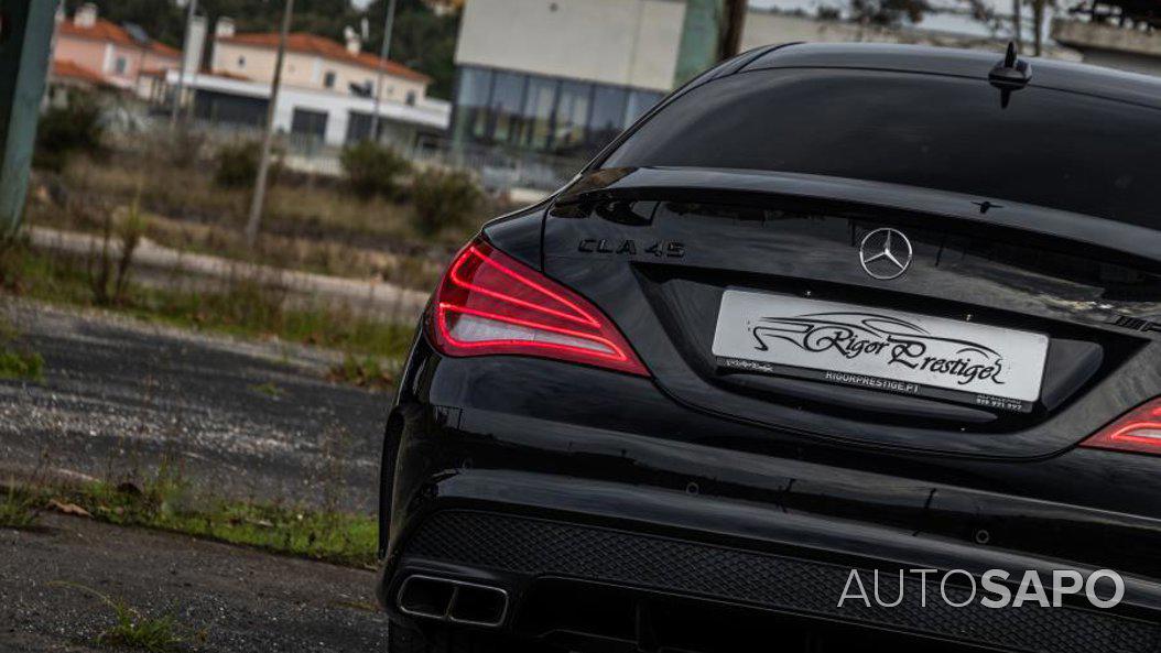 Mercedes-Benz Classe CLA 45 AMG 4-Matic de 2015