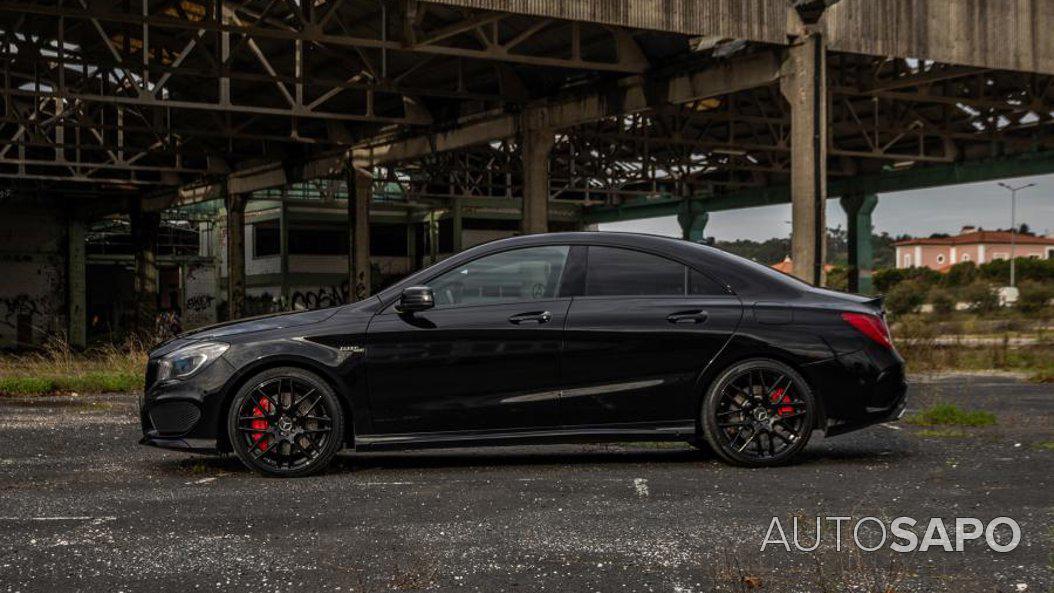 Mercedes-Benz Classe CLA 45 AMG 4-Matic de 2015