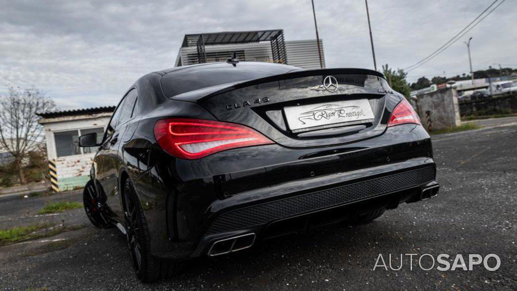 Mercedes-Benz Classe CLA 45 AMG 4-Matic de 2015