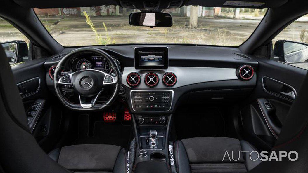 Mercedes-Benz Classe CLA 45 AMG 4-Matic de 2015