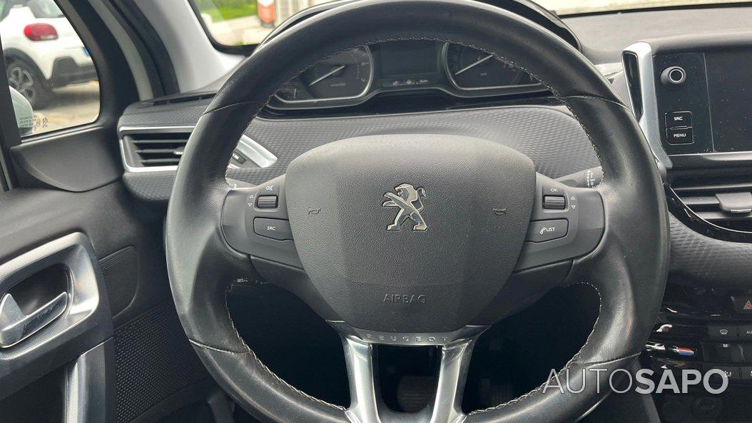 Peugeot 2008 1.2 PureTech Allure EAT6 de 2018