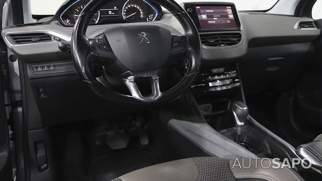 Peugeot 2008 1.2 PureTech Allure EAT6 de 2016