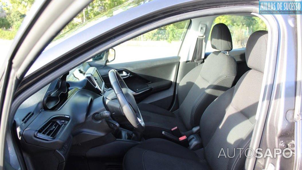 Peugeot 208 1.2 PureTech Style de 2019