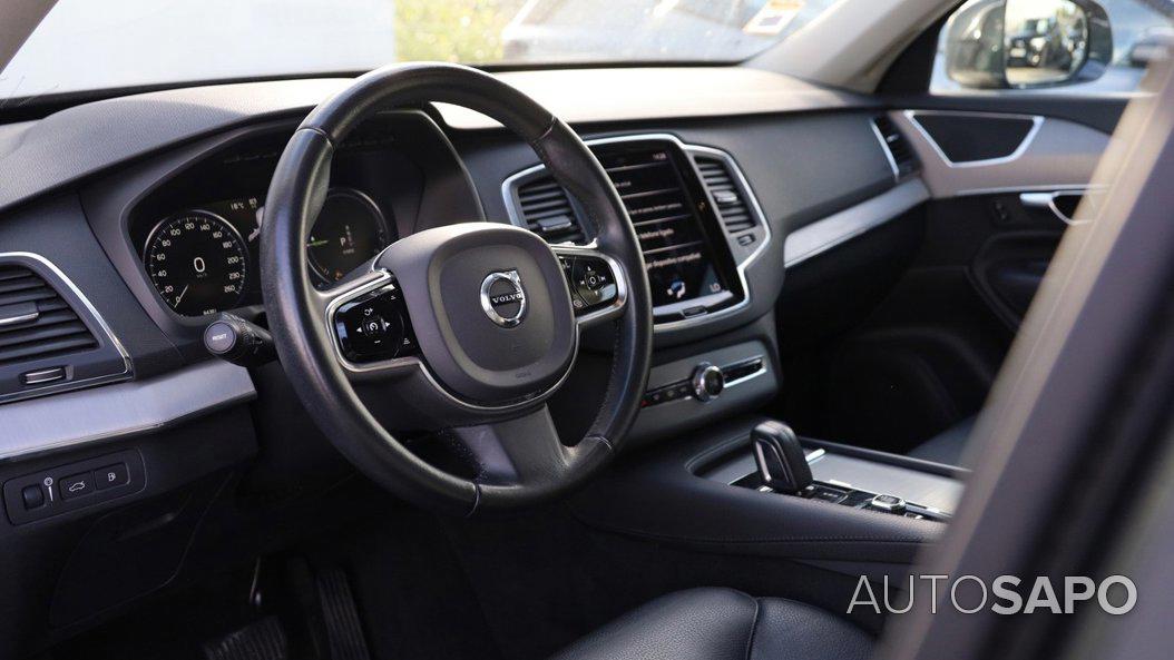 Volvo XC90 2.0 T8 PHEV Momentum Plus AWD de 2020