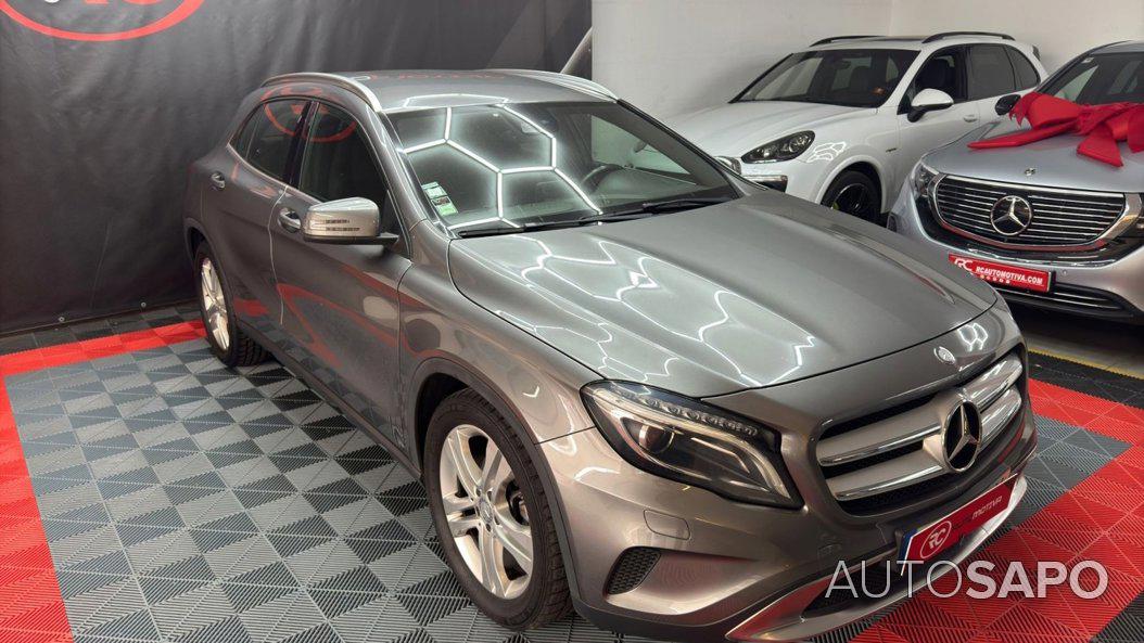 Mercedes-Benz Classe GLA 220 d 4Matic Style de 2017