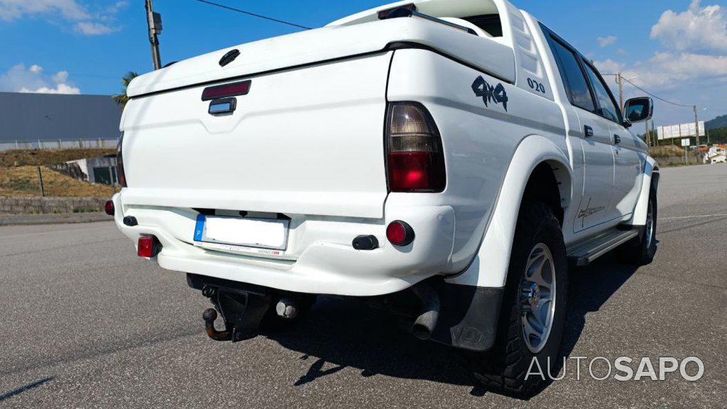 Mitsubishi L200 2.5 TD Strakar CD de 2000