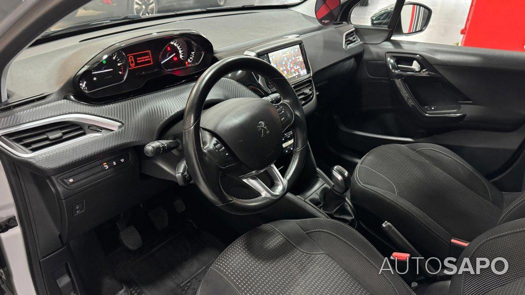 Peugeot 208 1.2 PureTech Allure de 2016