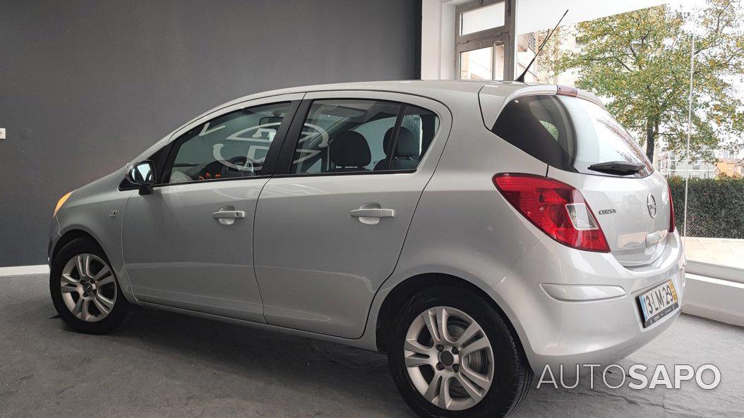 Opel Corsa 1.2 16V Enjoy de 2011