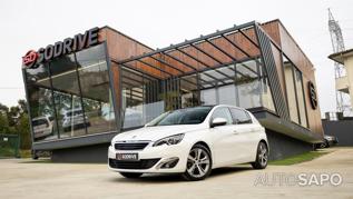 Peugeot 308 1.2 PureTech Allure J17 de 2016