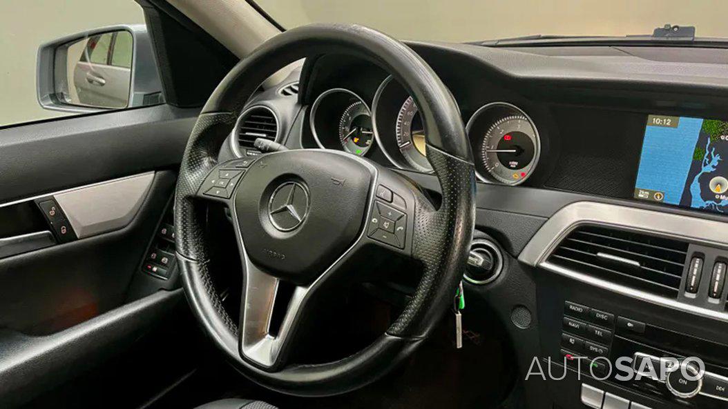 Mercedes-Benz Classe C 220 CDi Avantgarde BlueEfficiency de 2011