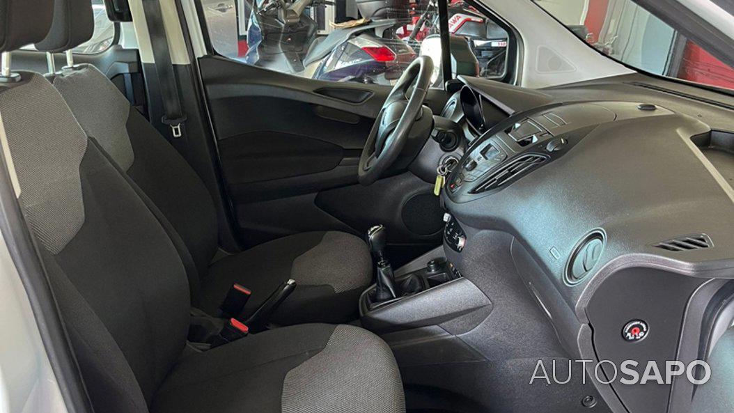 Ford Tourneo Courier 1.5 TDCi Ambiente de 2019