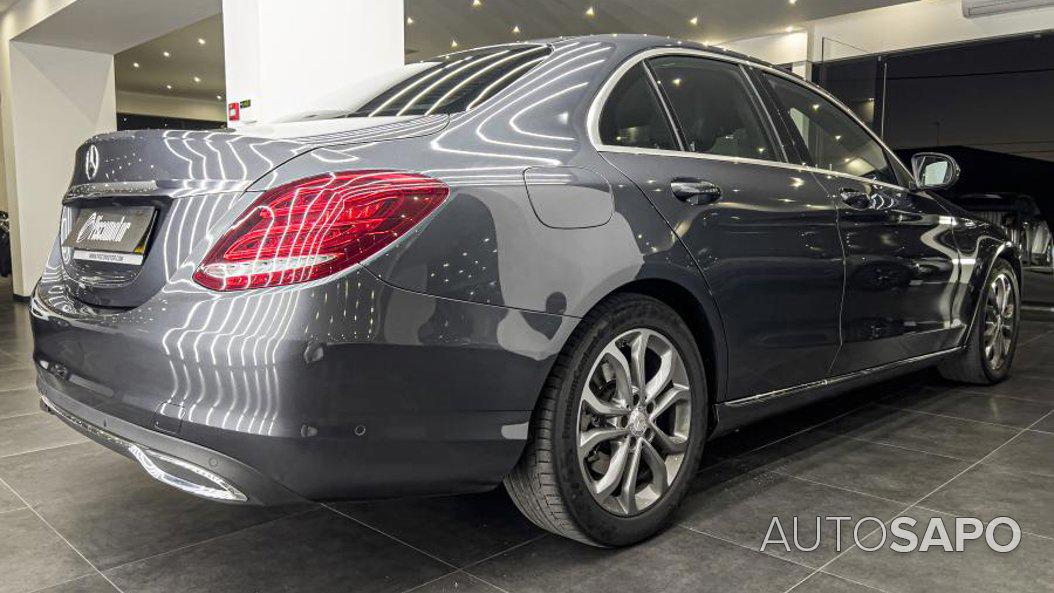 Mercedes-Benz Classe C 300 h Avantgarde de 2016