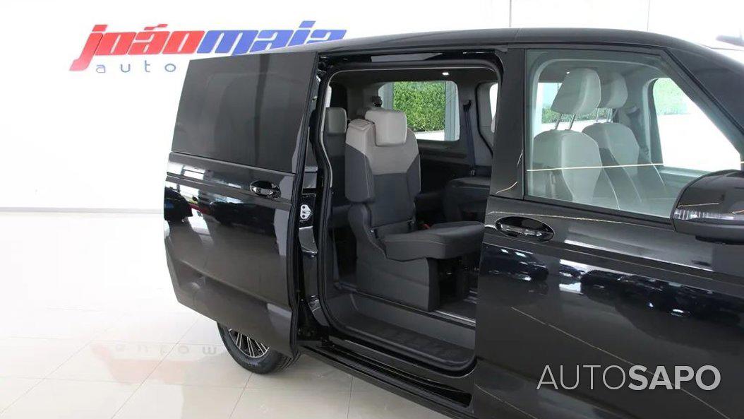 Volkswagen Multivan 2.0 TDi 140 Confortline Longa DSG de 2024