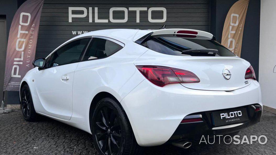 Opel Astra GTC 1.4 de 2015