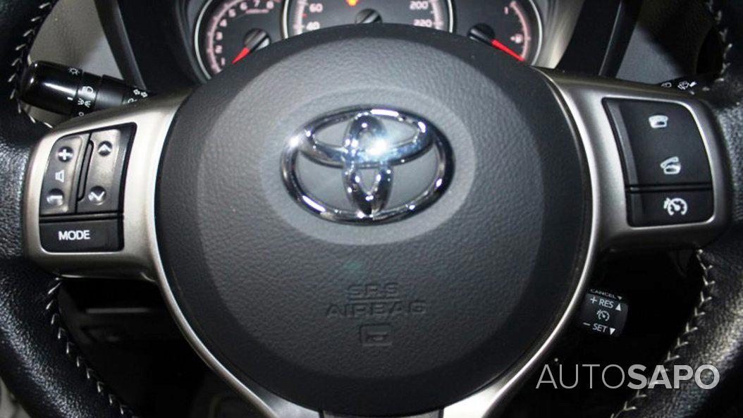 Toyota Yaris 1.0 VVT-i Active+AC de 2015