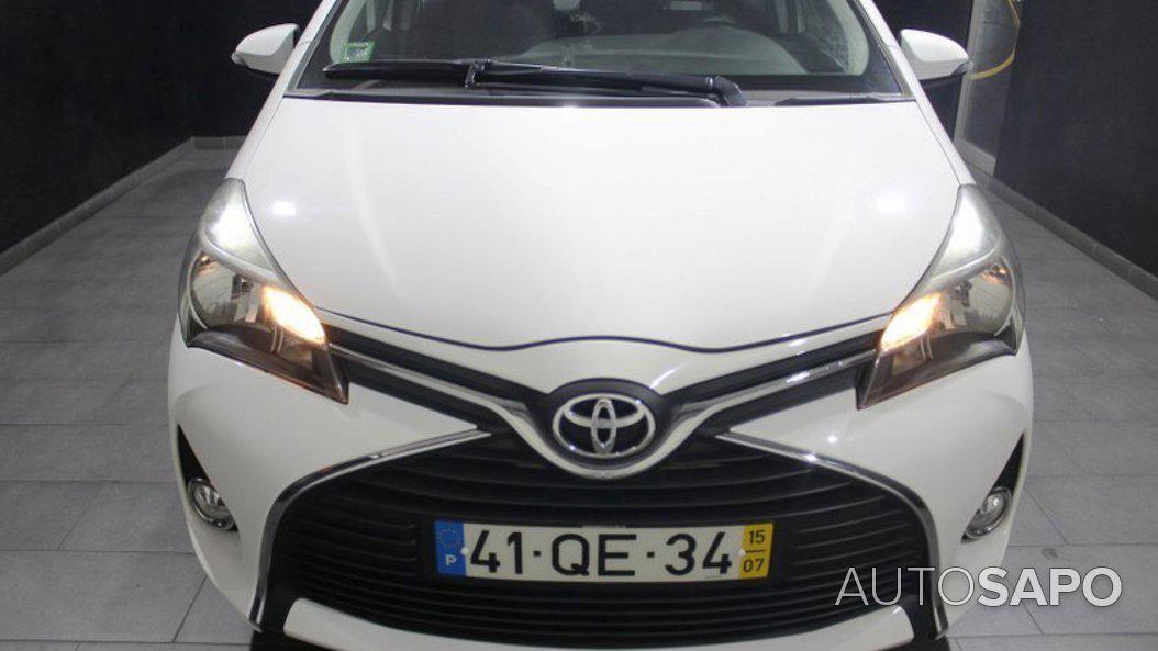 Toyota Yaris 1.0 VVT-i Active+AC de 2015