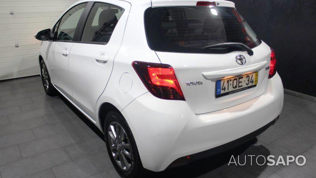 Toyota Yaris 1.0 VVT-i Active+AC de 2015