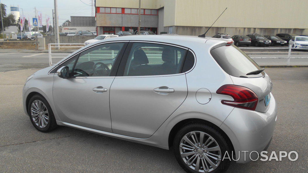 Peugeot 208 1.6 Blue HDI Style de 2016