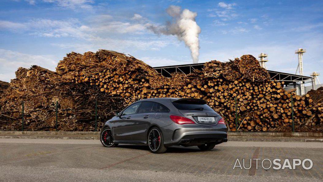 Mercedes-Benz Classe CLA 45 AMG 4-Matic de 2016