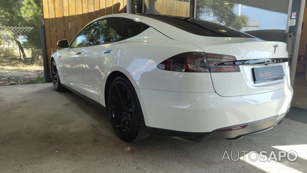 Tesla Model S 90D de 2016