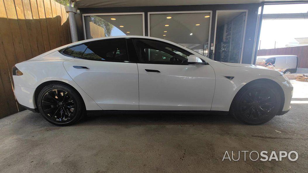 Tesla Model S 90D de 2016