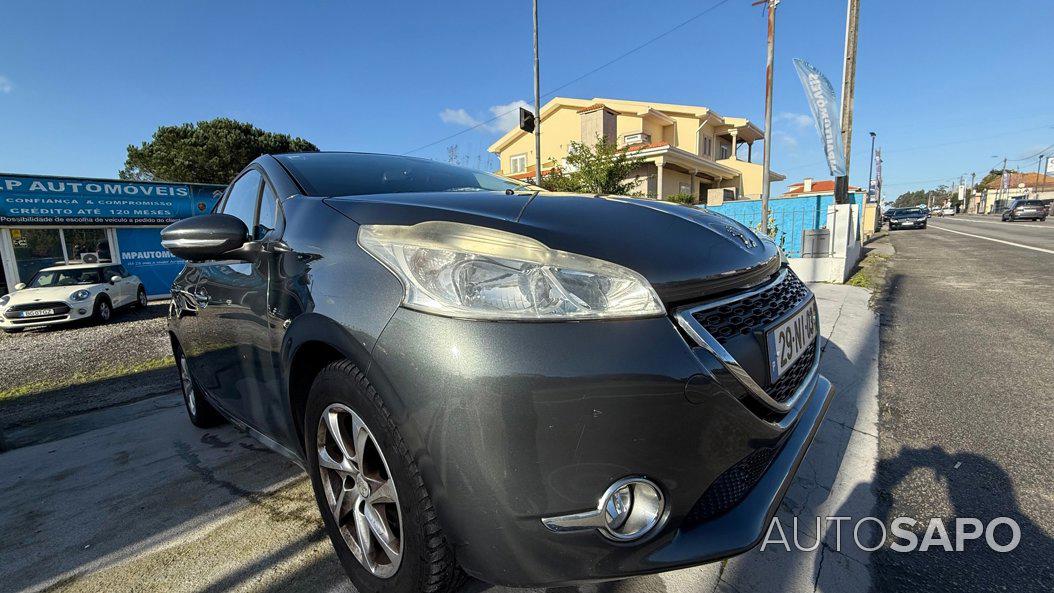 Peugeot 208 de 2012