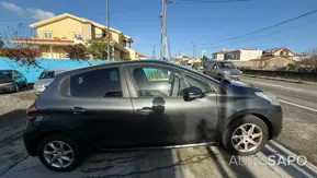 Peugeot 208 de 2012