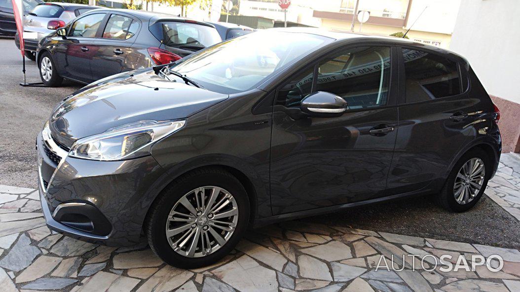 Peugeot 208 1.2 PureTech Life Signature de 2018