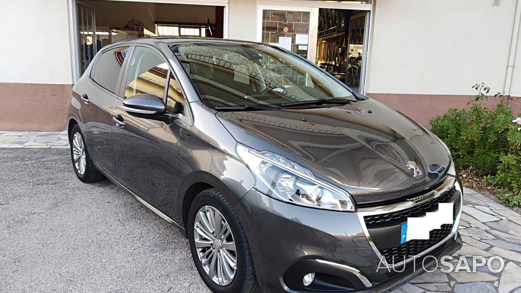 Peugeot 208 1.2 PureTech Life Signature de 2018