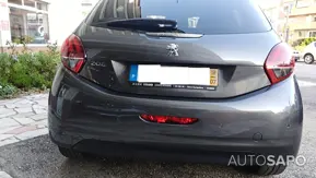 Peugeot 208 1.2 PureTech Life Signature de 2018