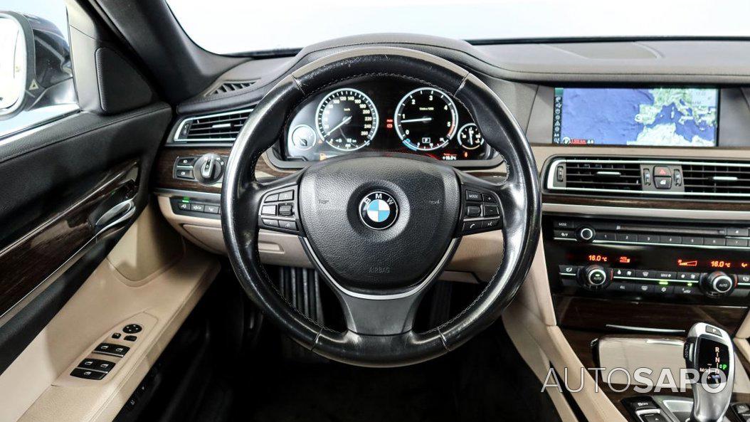 BMW Série 7 730 d de 2011