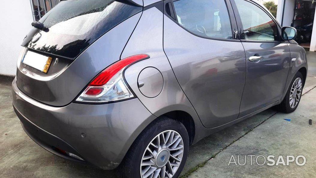 Lancia Ypsilon 1.3 M-jet S&S Silver de 2012